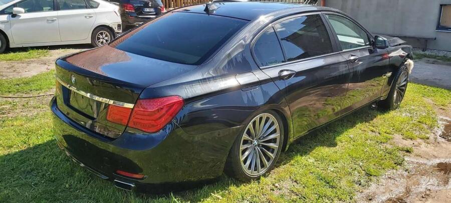 BMW 7 Series F01/F02 Sedan