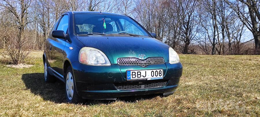 Toyota Yaris 1 generation