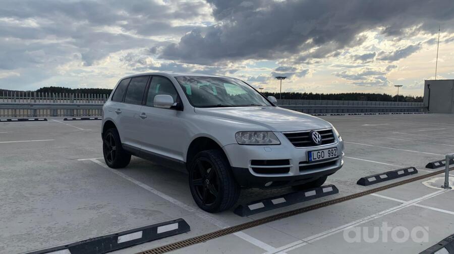 Volkswagen Touareg 1 generation Crossover