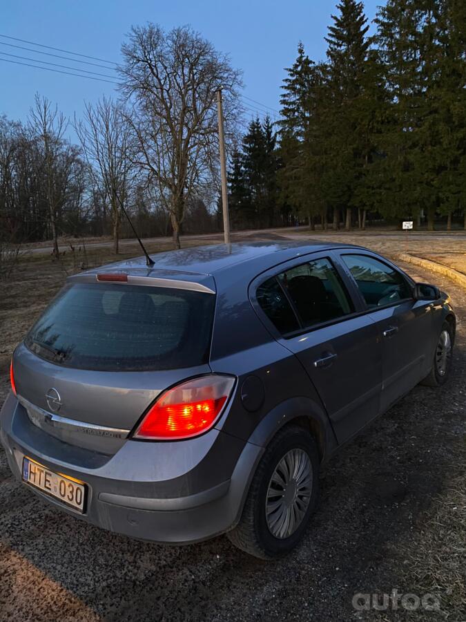 Opel Astra H Hatchback