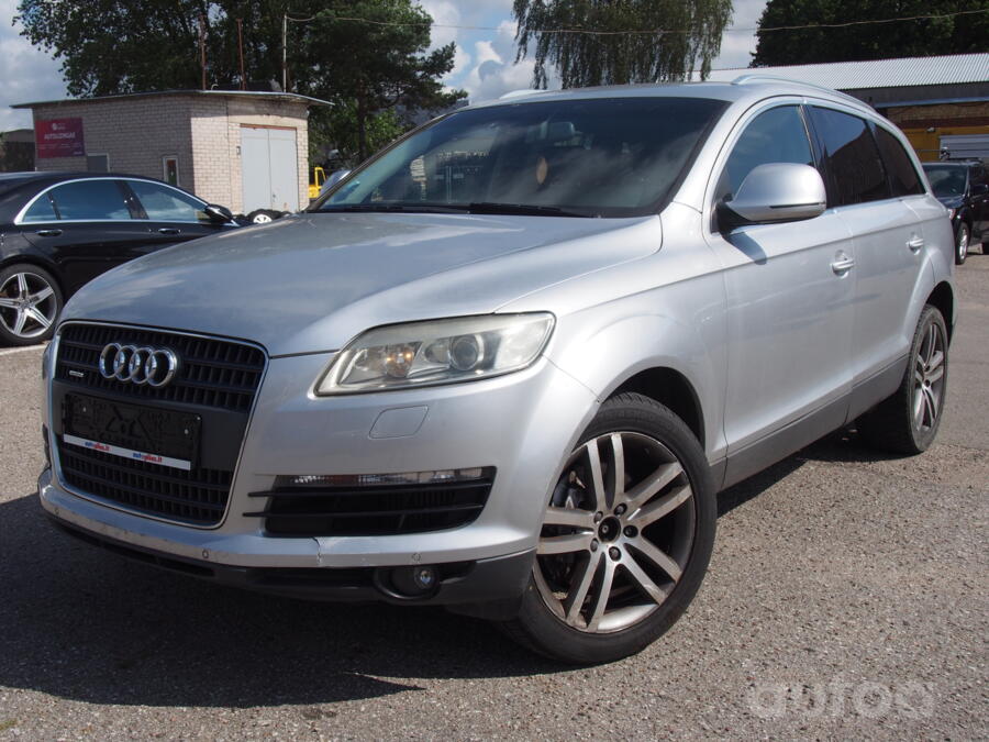 Audi Q7 4L Crossover
