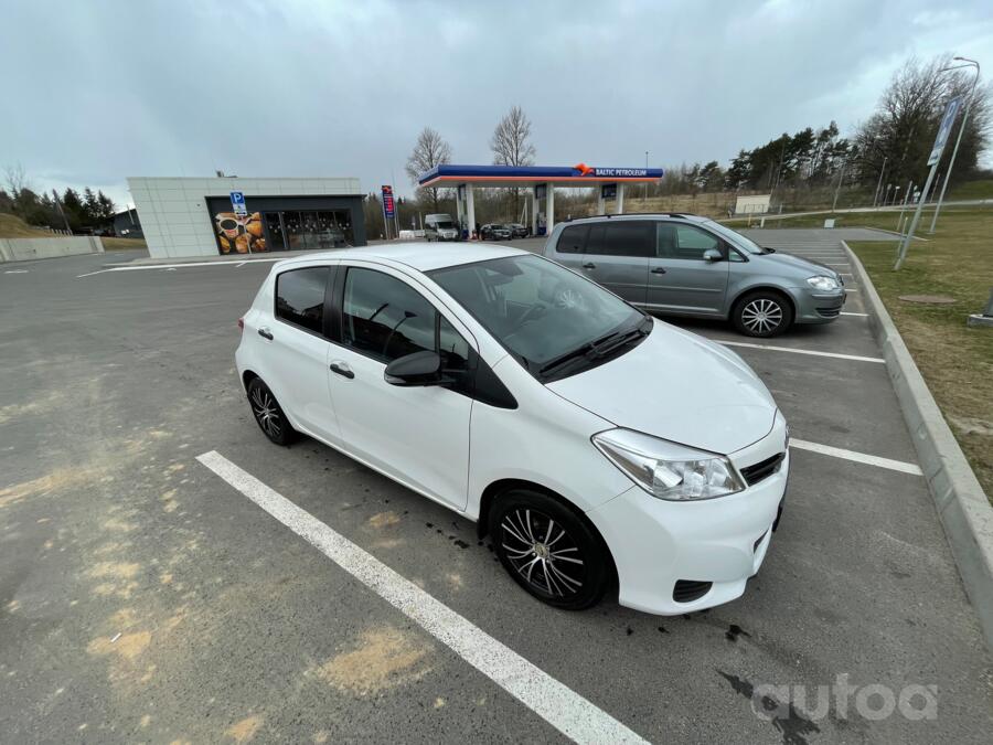 Toyota Yaris XP130 Hatchback 5-doors