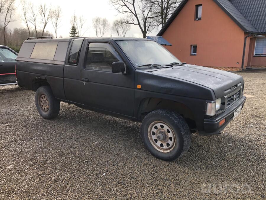 Nissan Navara D22 King Cab pickup 2-doors