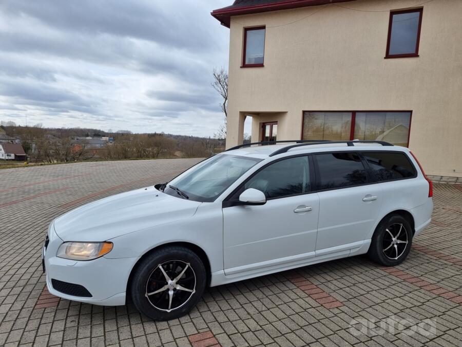 Volvo V70 3 generation wagon