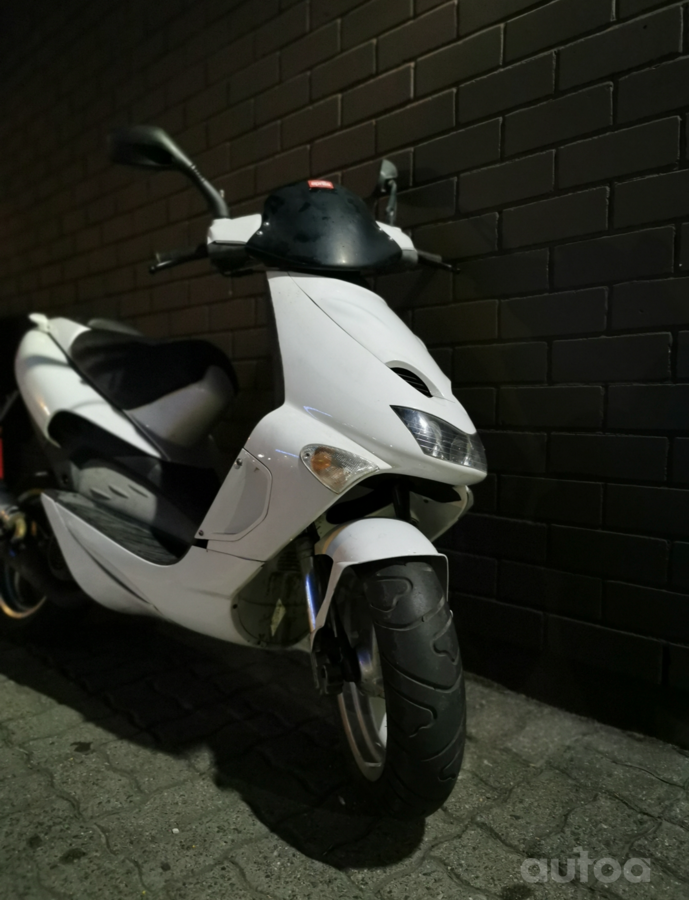 Aprilia SR