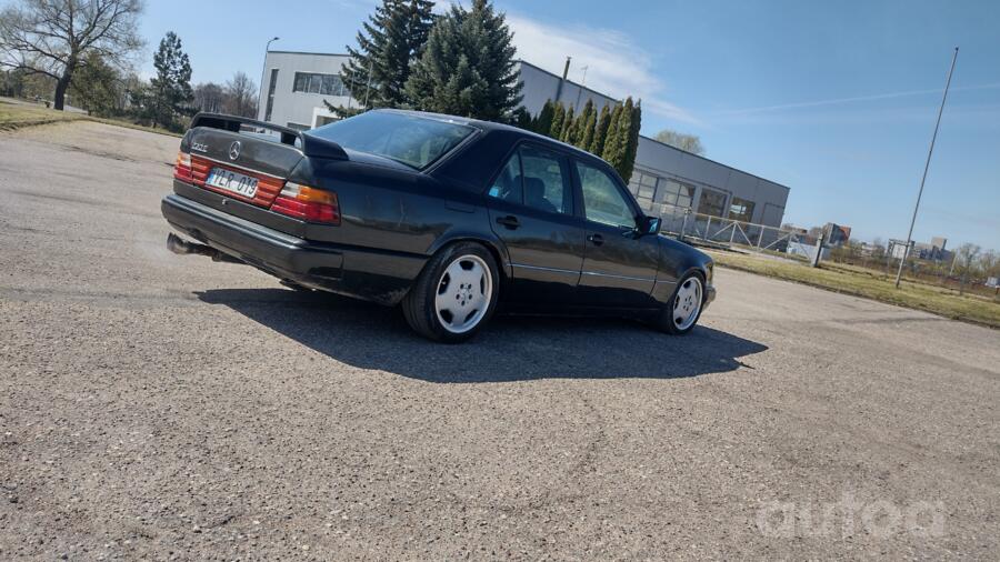Mercedes-Benz W124 1 generation