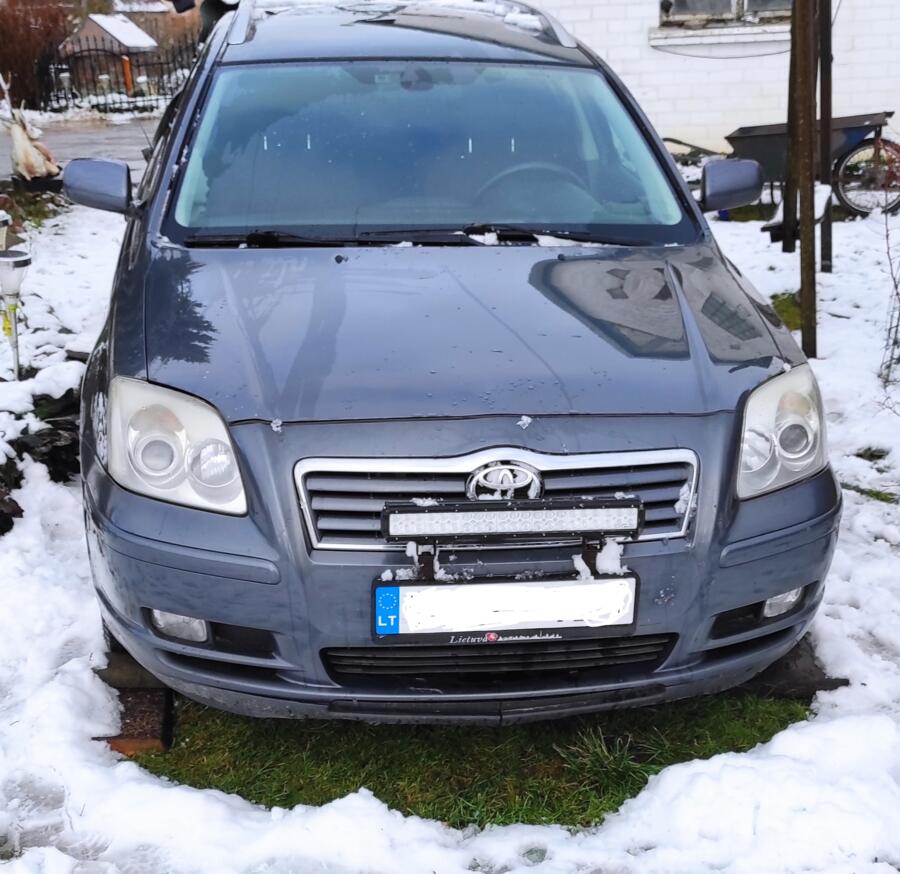 Toyota Avensis 2 generation wagon