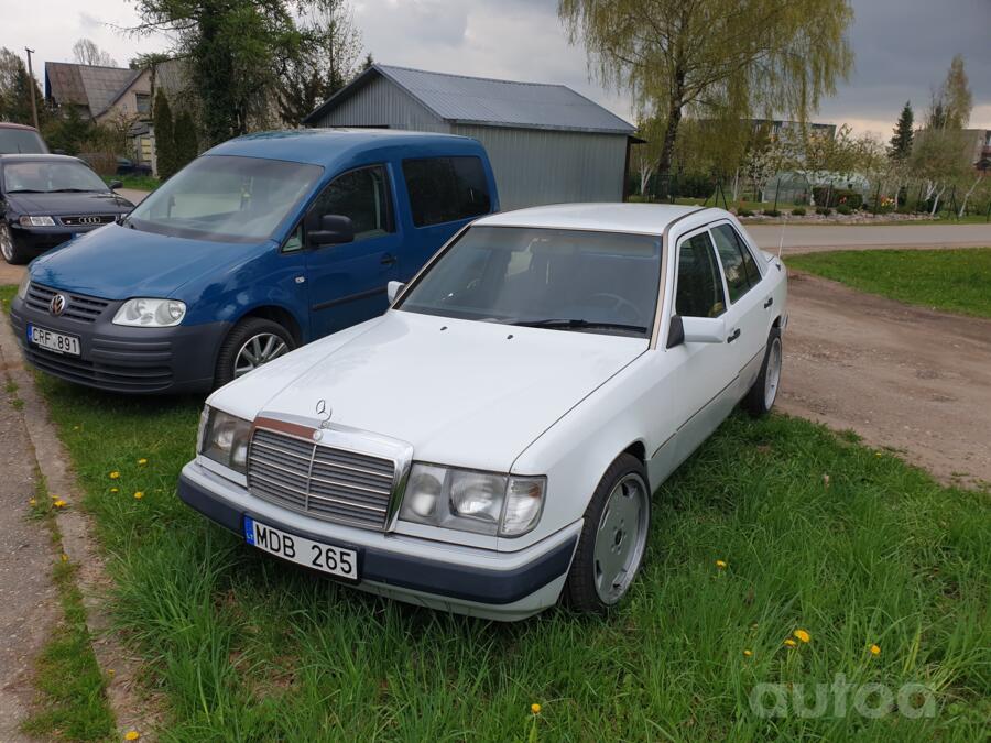 Mercedes-Benz W124 1 generation