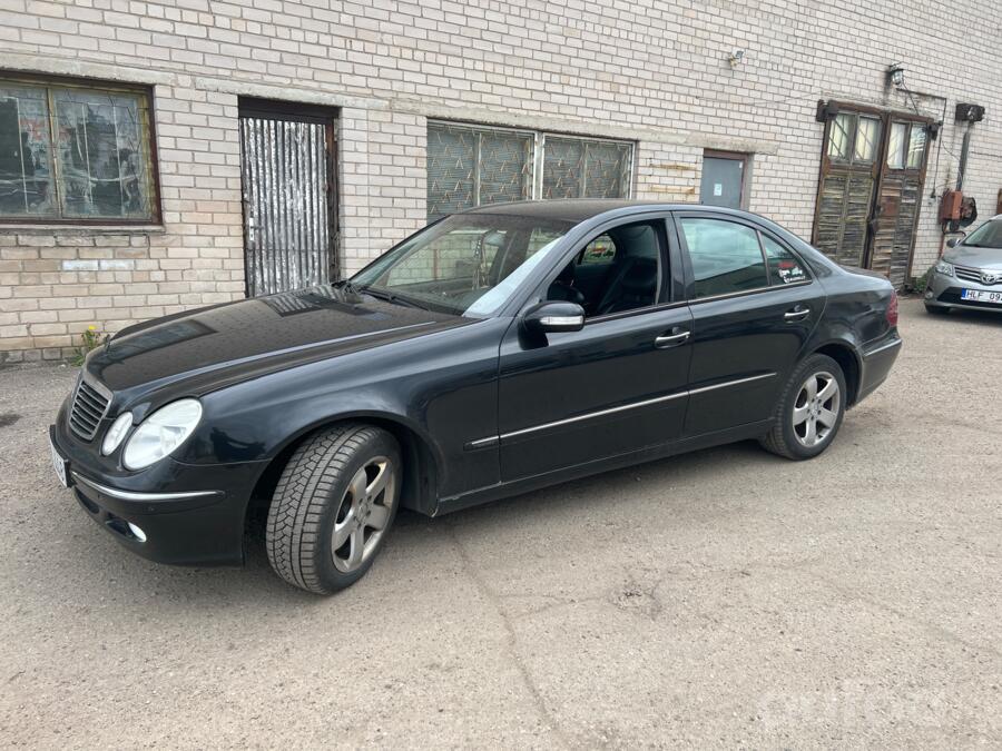 Mercedes-Benz E-Class W211 Sedan