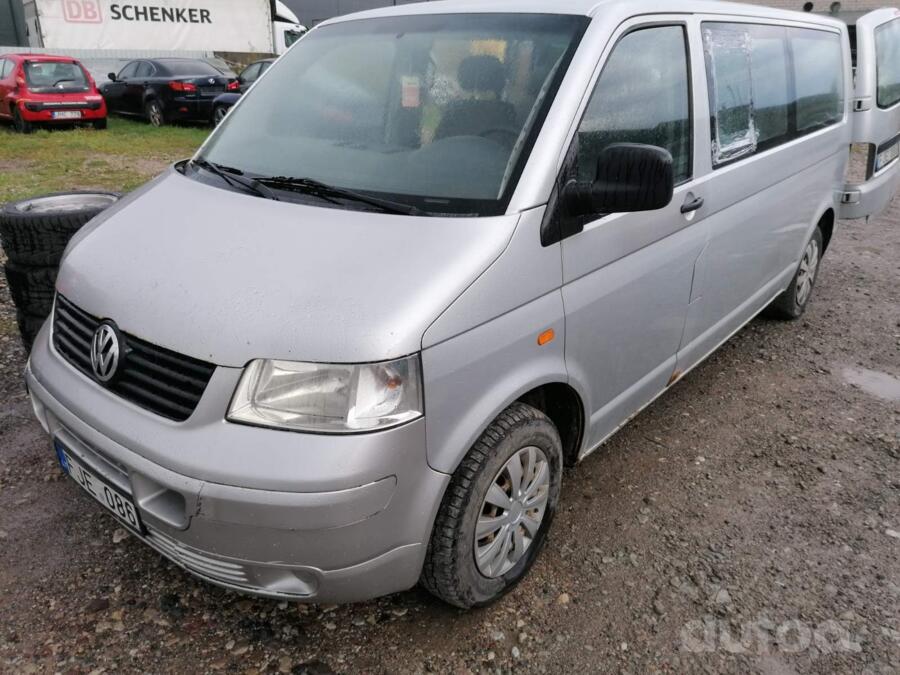 Volkswagen Caravelle T5 Minivan