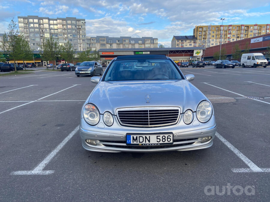Mercedes-Benz E-Class W211 Sedan