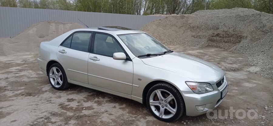 Lexus IS XE10 Sedan