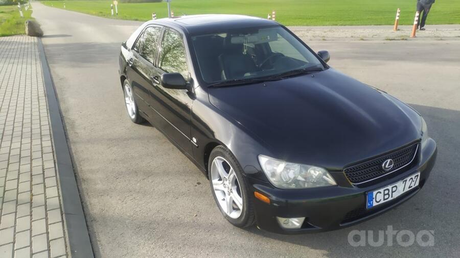 Lexus IS XE10 Sedan