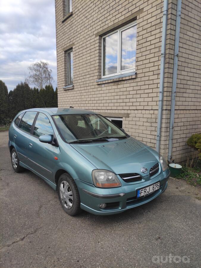 Nissan Almera Tino V10 Minivan