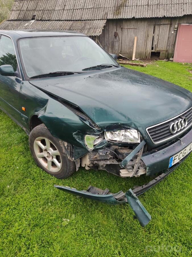 Audi A6 A4/C4 Sedan