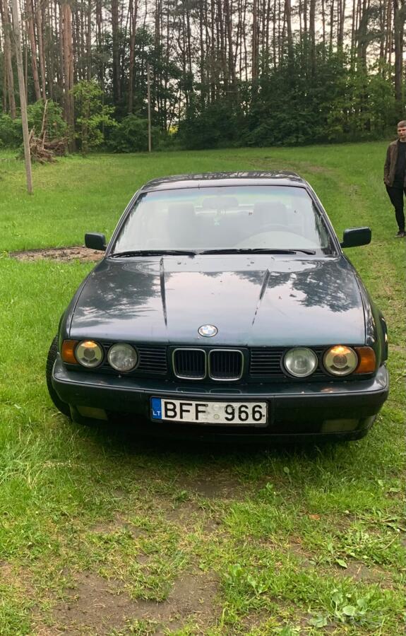 BMW 5 Series E34 Sedan