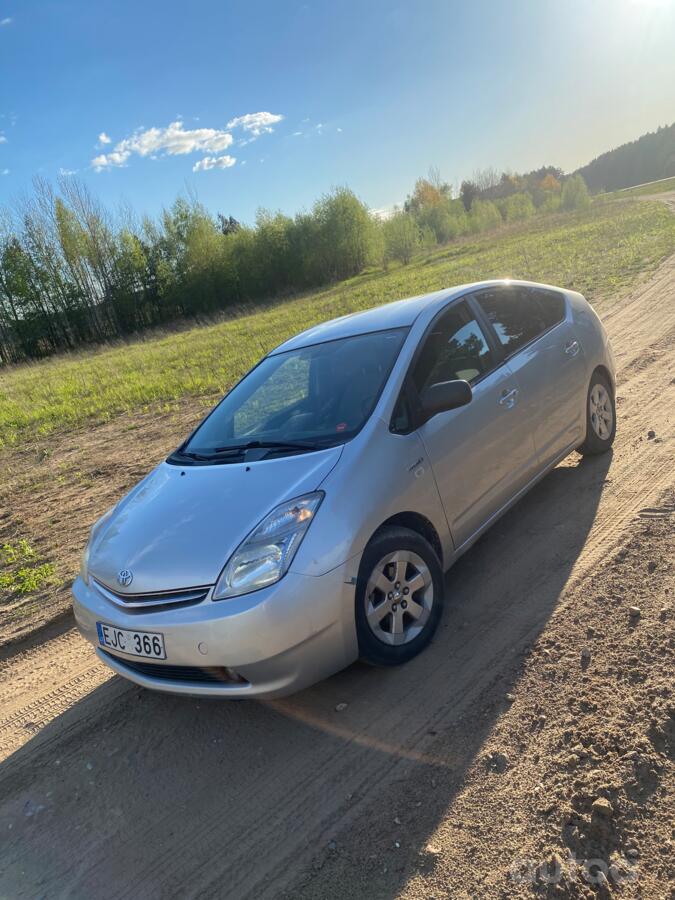 Toyota Prius 2 generation Hatchback
