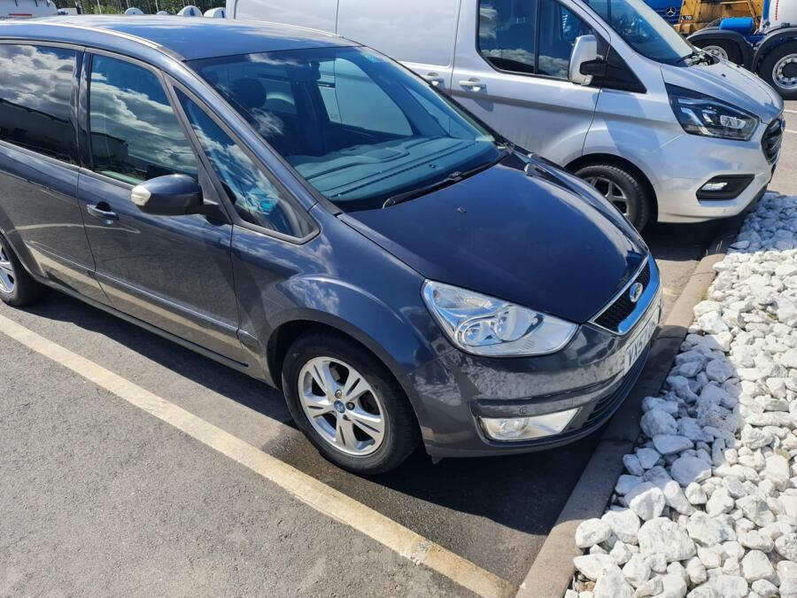 Ford Galaxy 2 generation Minivan