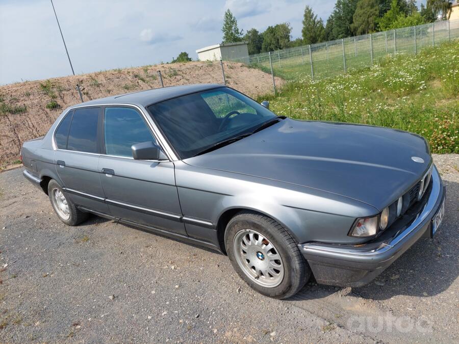 BMW 7 Series E32 Sedan