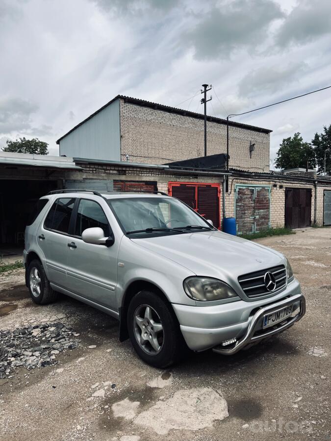 Mercedes-Benz M-Class W163 Crossover 5-doors