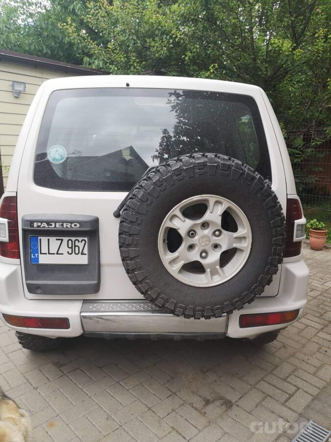 Mitsubishi Pajero 3 generation SUV 3-doors