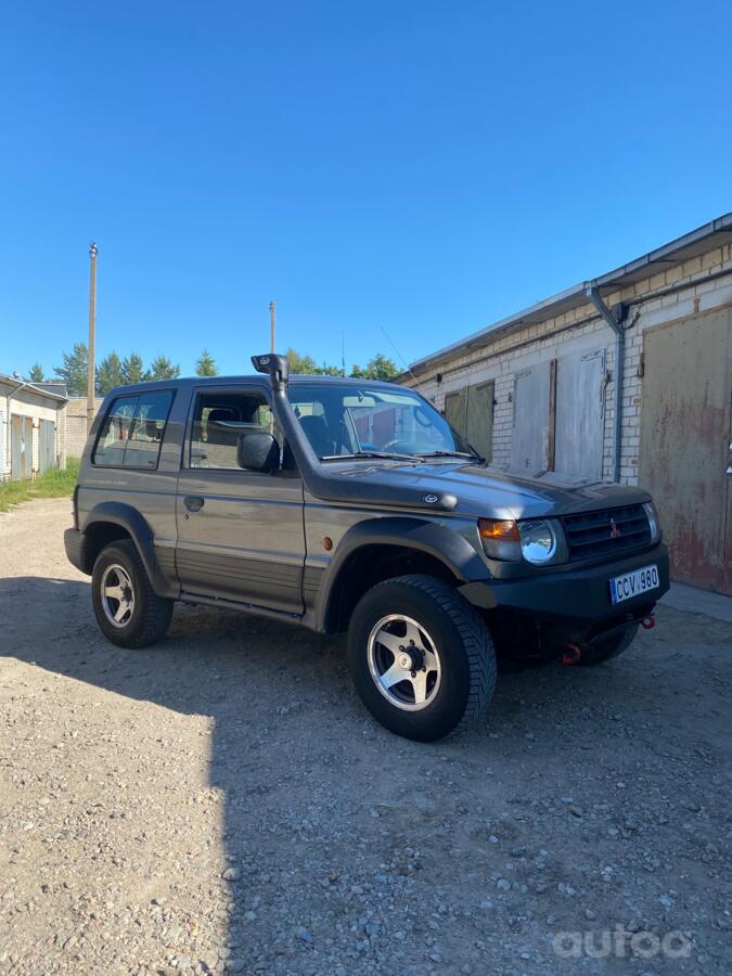 Mitsubishi Pajero 2 generation Canvas Top Convertible SUV 2-doors