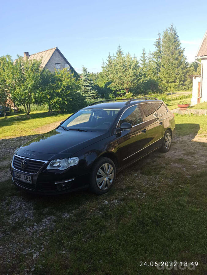 Volkswagen Passat B6 wagon 5-doors