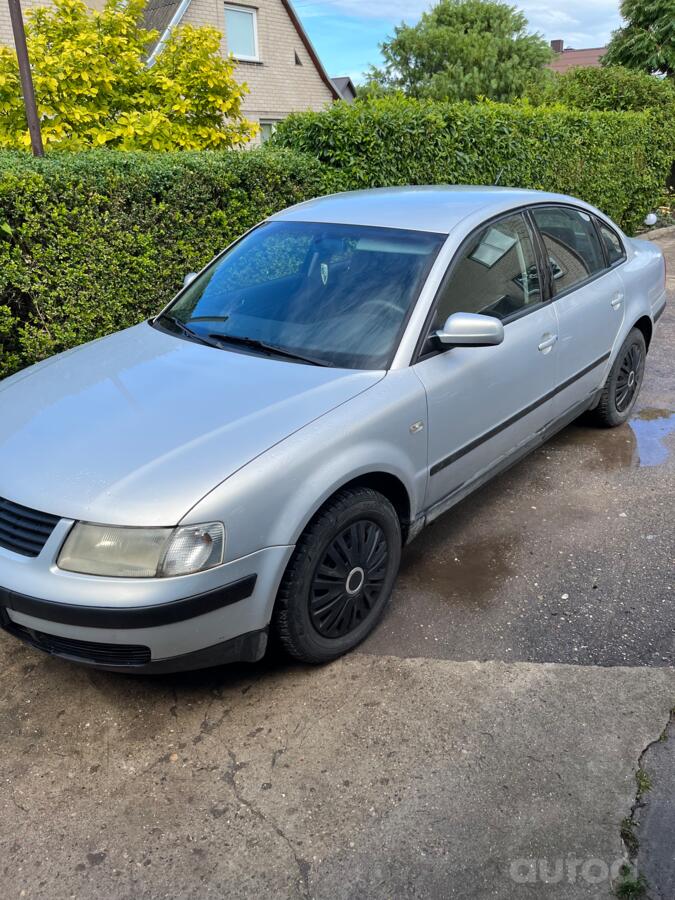 Volkswagen Passat B5 Sedan 4-doors