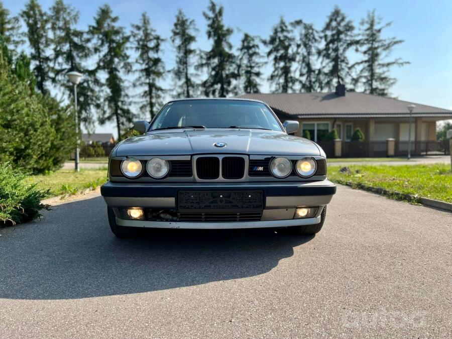 BMW 5 Series E34 Sedan