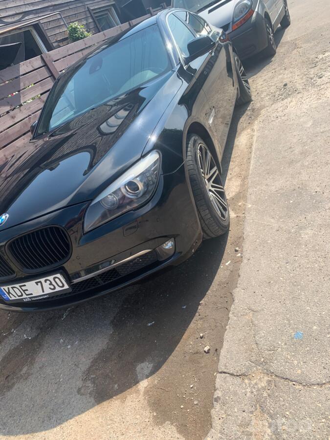 BMW 7 Series F01/F02 Sedan
