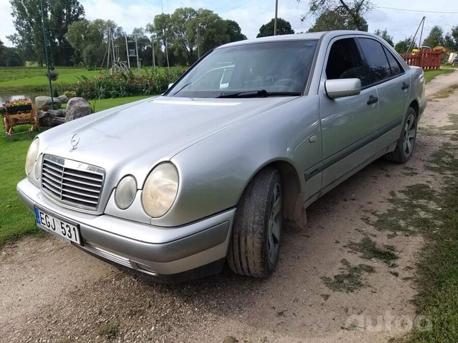 Mercedes-Benz E-Class W210 Sedan
