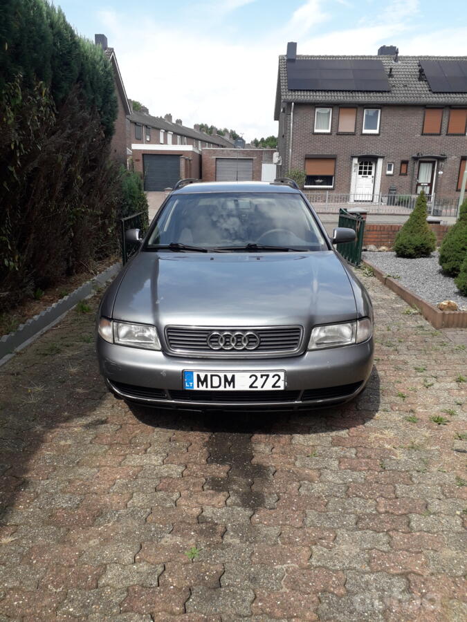 Audi A4 B5 Avant wagon 5-doors