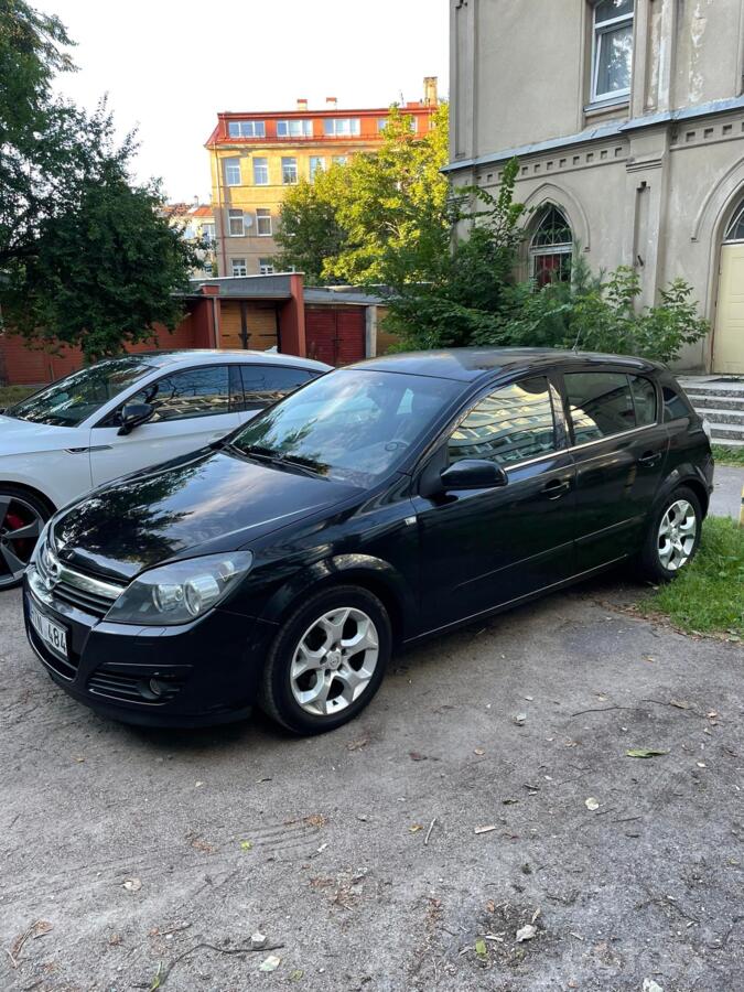 Opel Astra H Hatchback