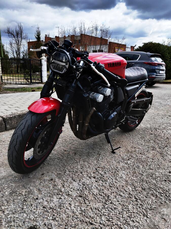 Yamaha FZS 600 Fazer