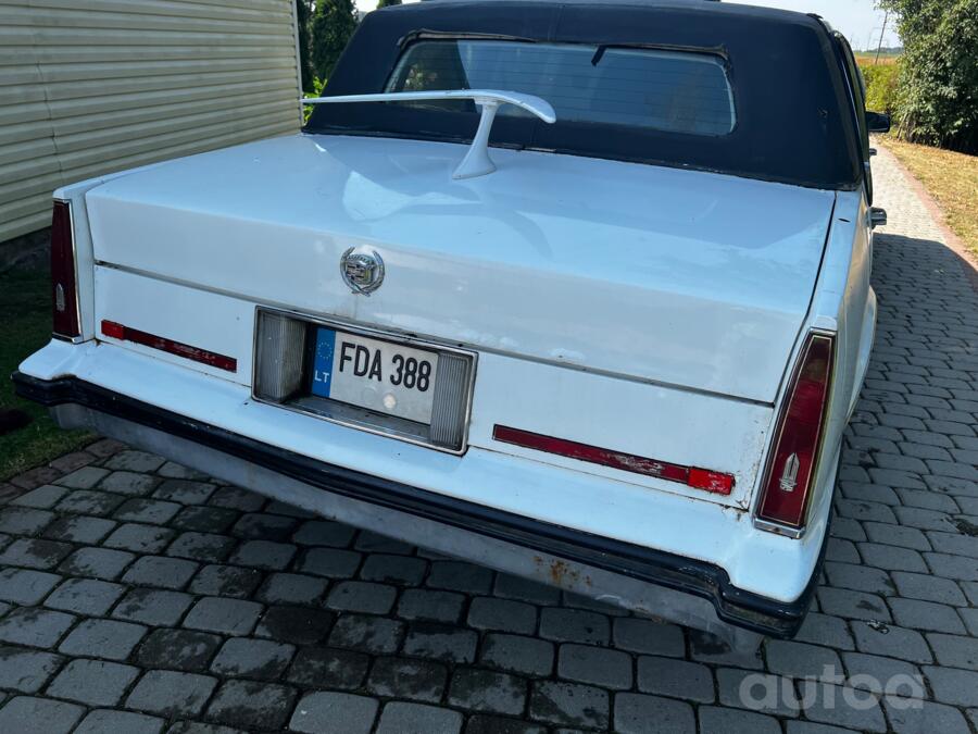 Cadillac DeVille 6 generation