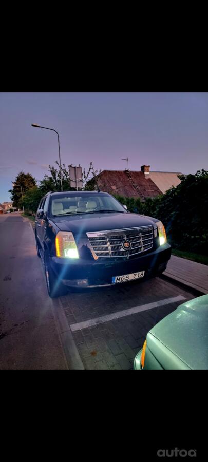 Cadillac Escalade 3 generation SUV
