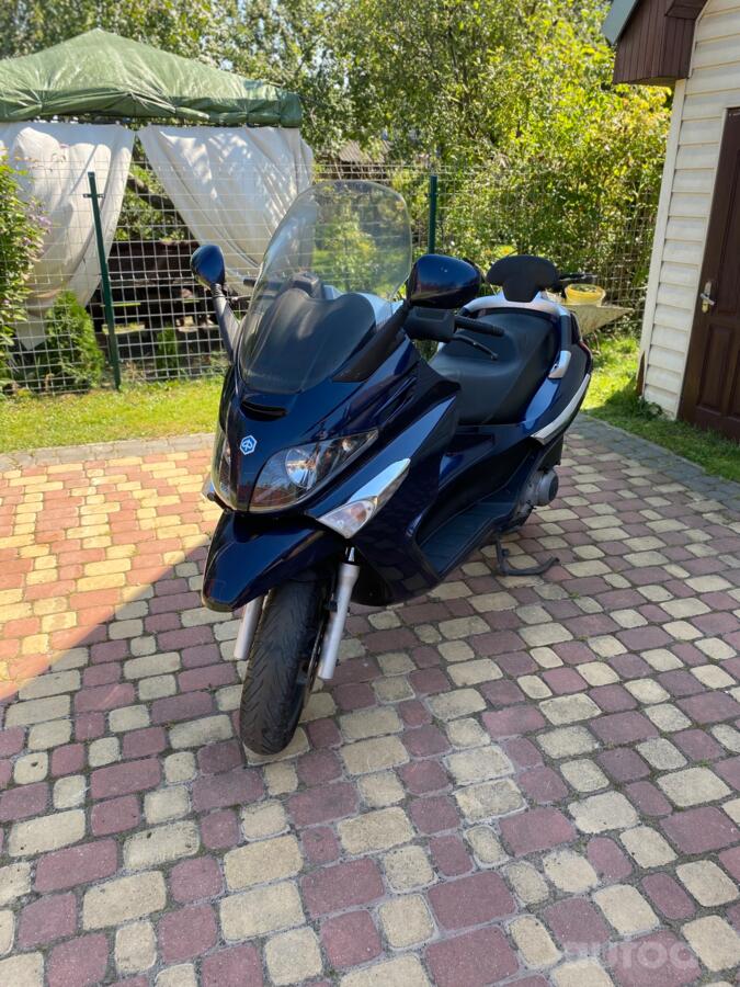 Piaggio X9