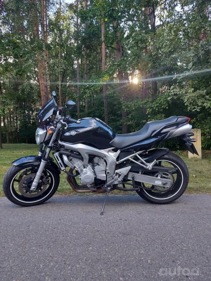 Yamaha FZS 600 Fazer