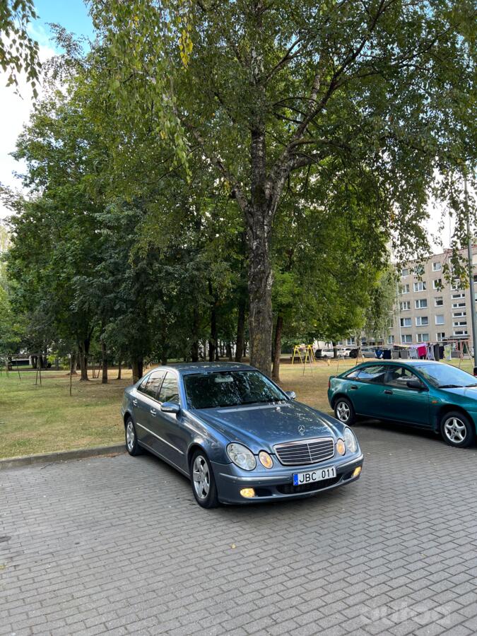 Mercedes-Benz E-Class W211 Sedan