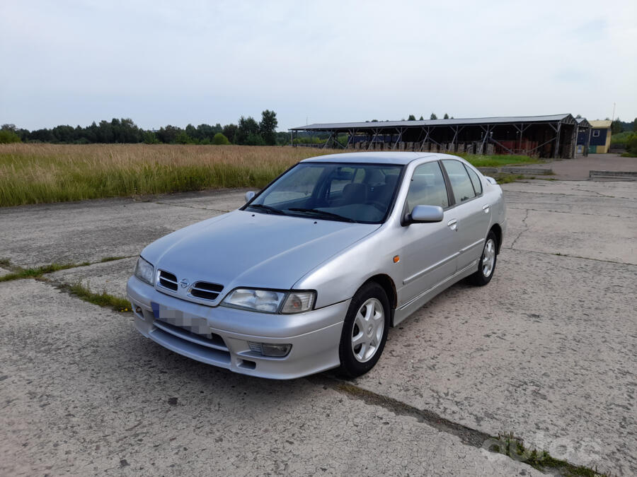 Nissan Primera P11 Sedan
