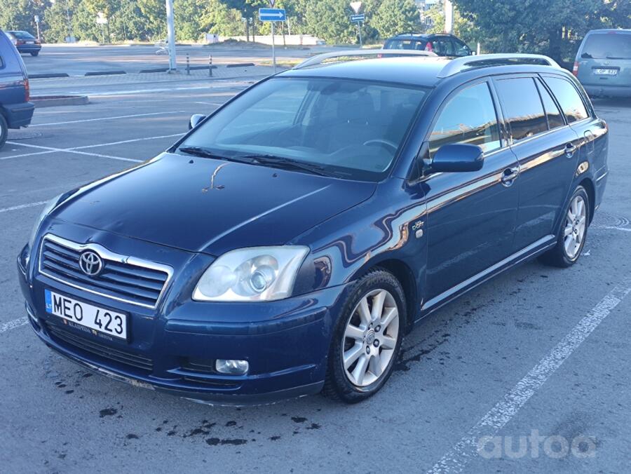 Toyota Avensis 2 generation Liftback