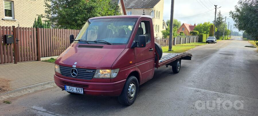 Mercedes-Benz Sprinter First generation