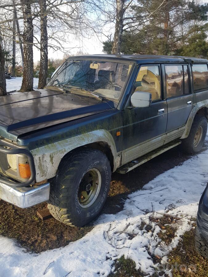 Nissan Patrol Y60 SUV 5-doors