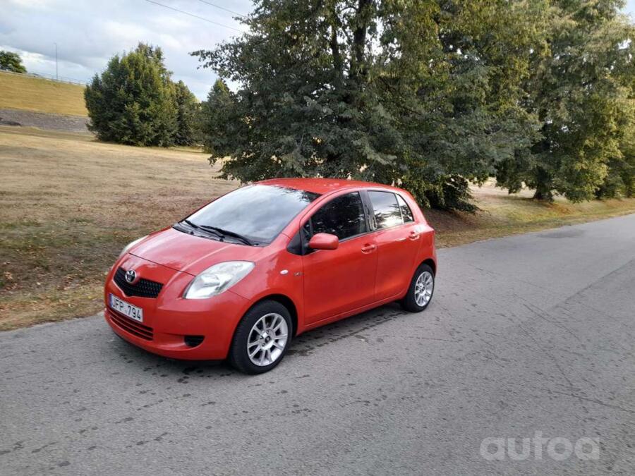 Toyota Yaris 2 generation