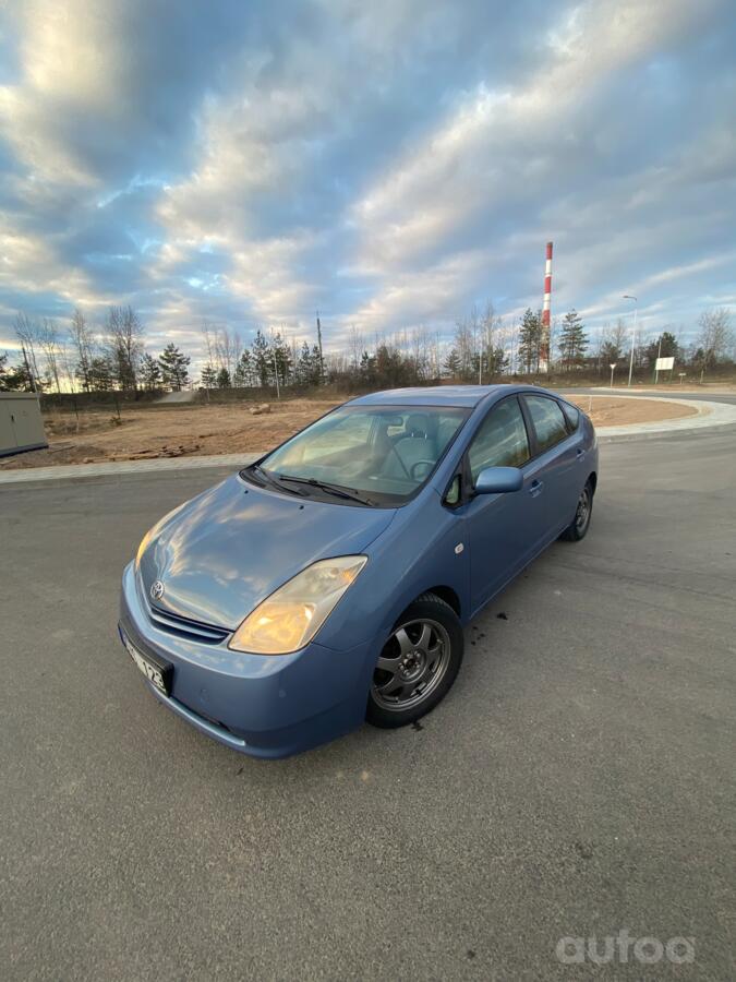 Toyota Prius 2 generation Hatchback