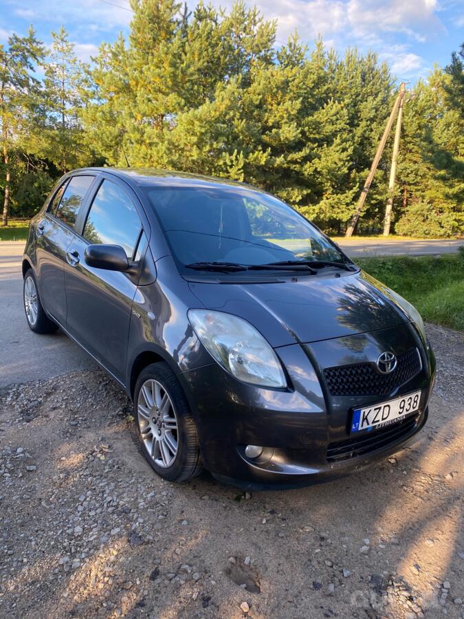 Toyota Yaris 2 generation
