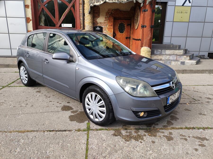 Opel Astra H Hatchback