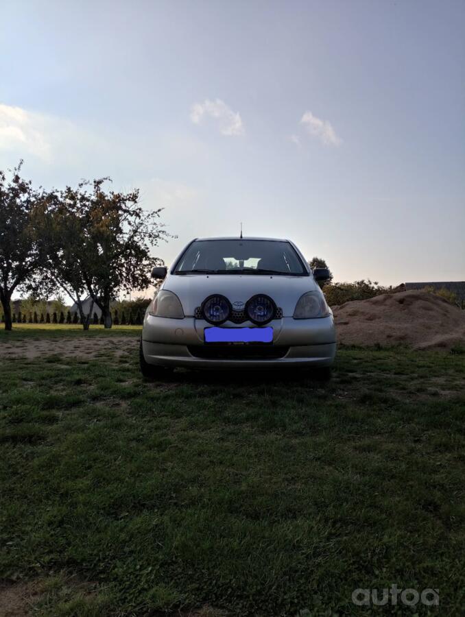 Toyota Yaris 1 generation