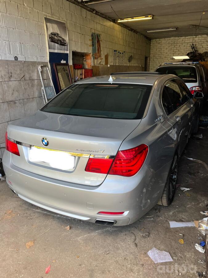 BMW 7 Series F01/F02 Sedan