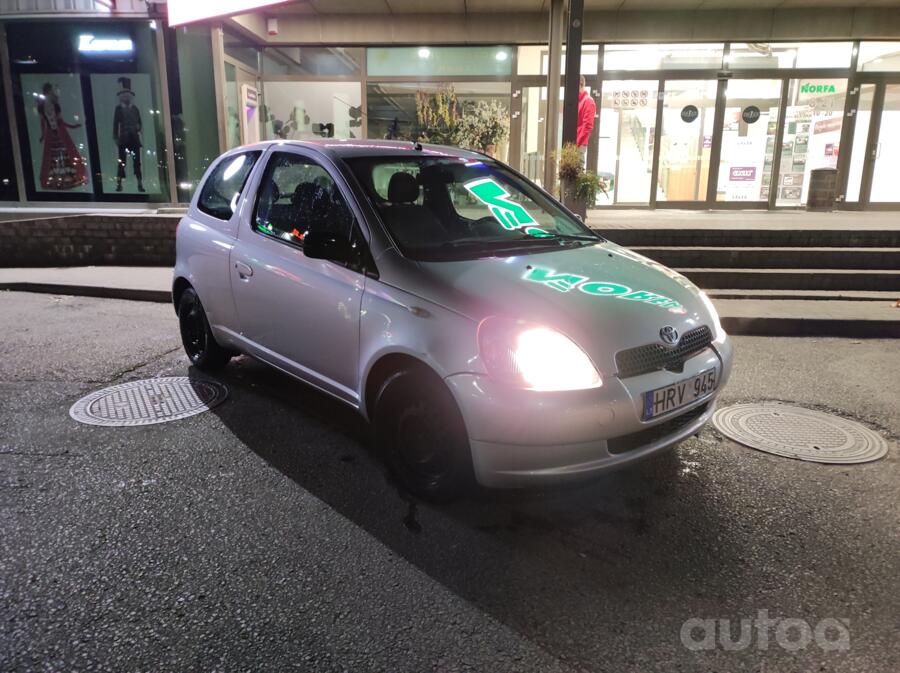 Toyota Yaris 1 generation